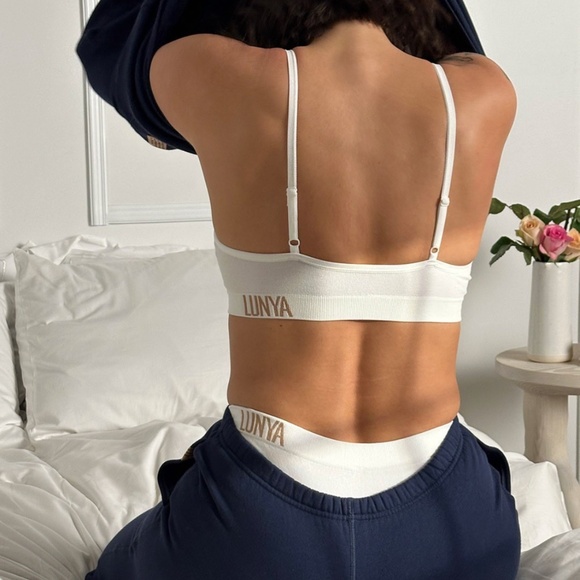 LUNYA BNWT Seamless Modal Bare Bralette in Sincere White Size L - Picture 6 of 8